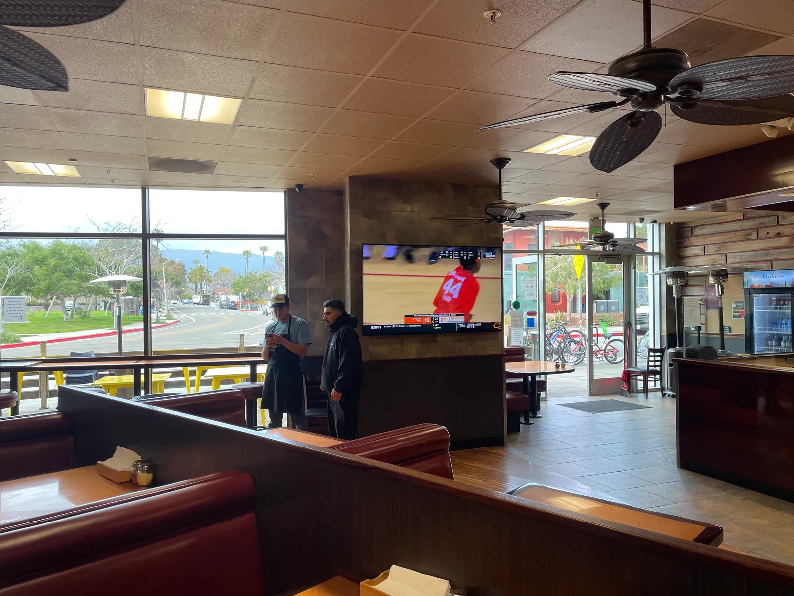 IV Pizza Pub