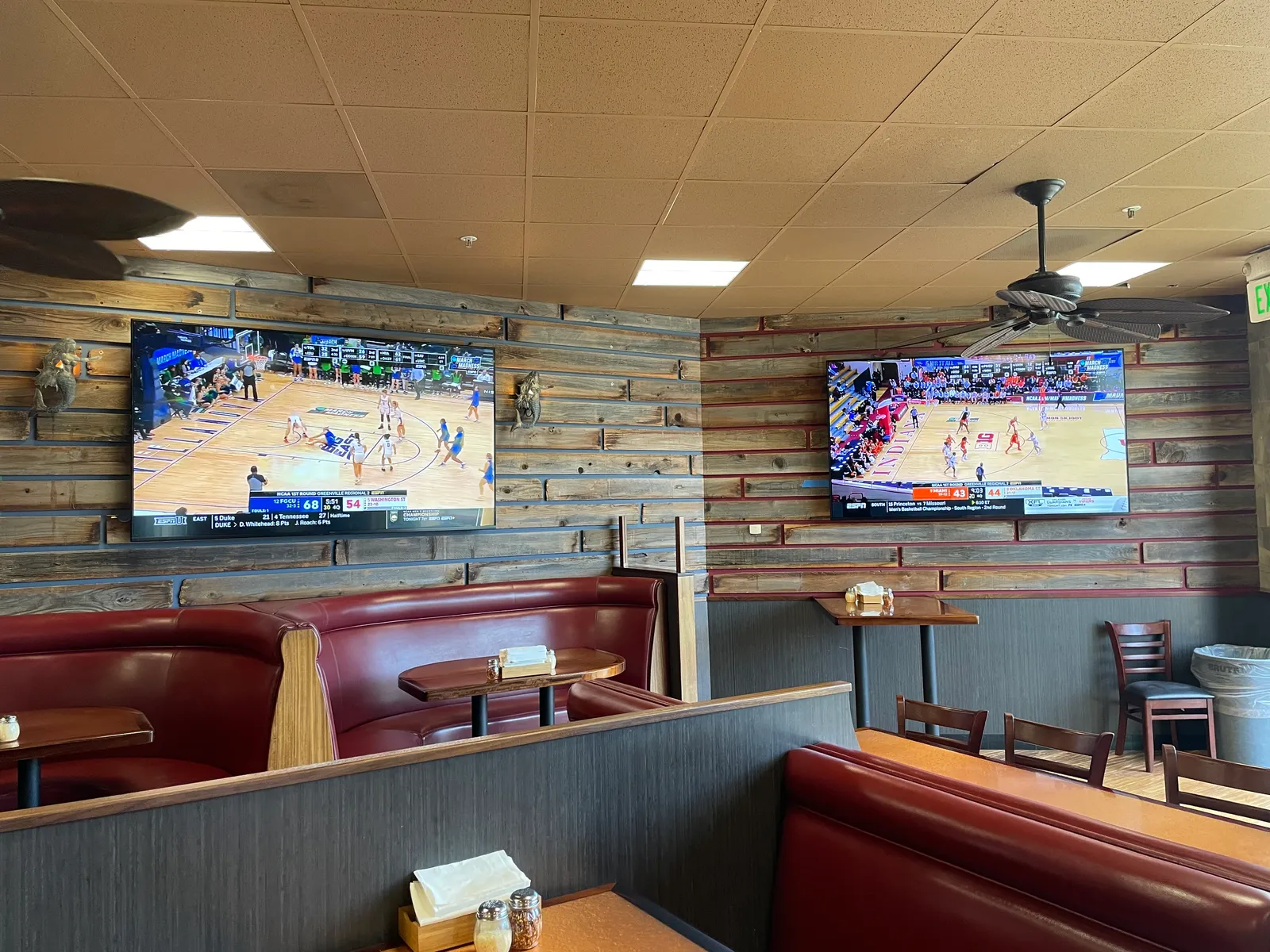 IV Pizza Pub