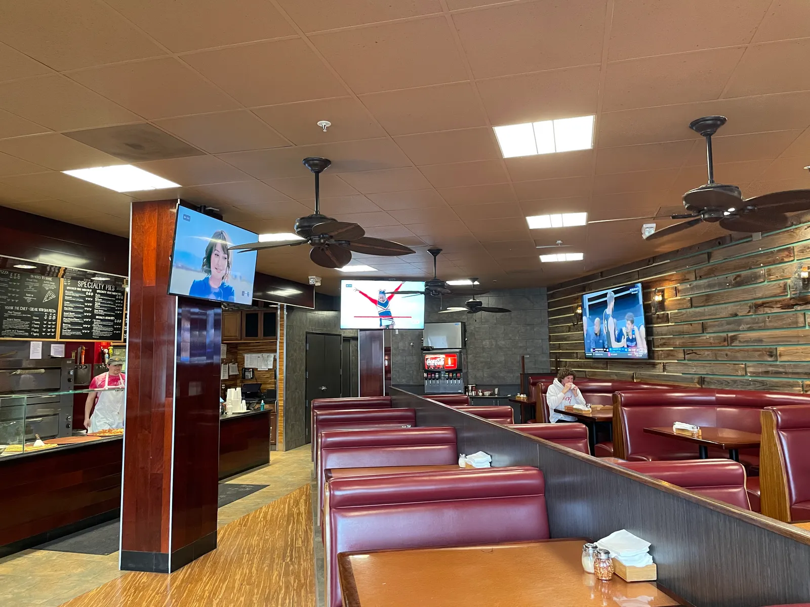 IV Pizza Pub
