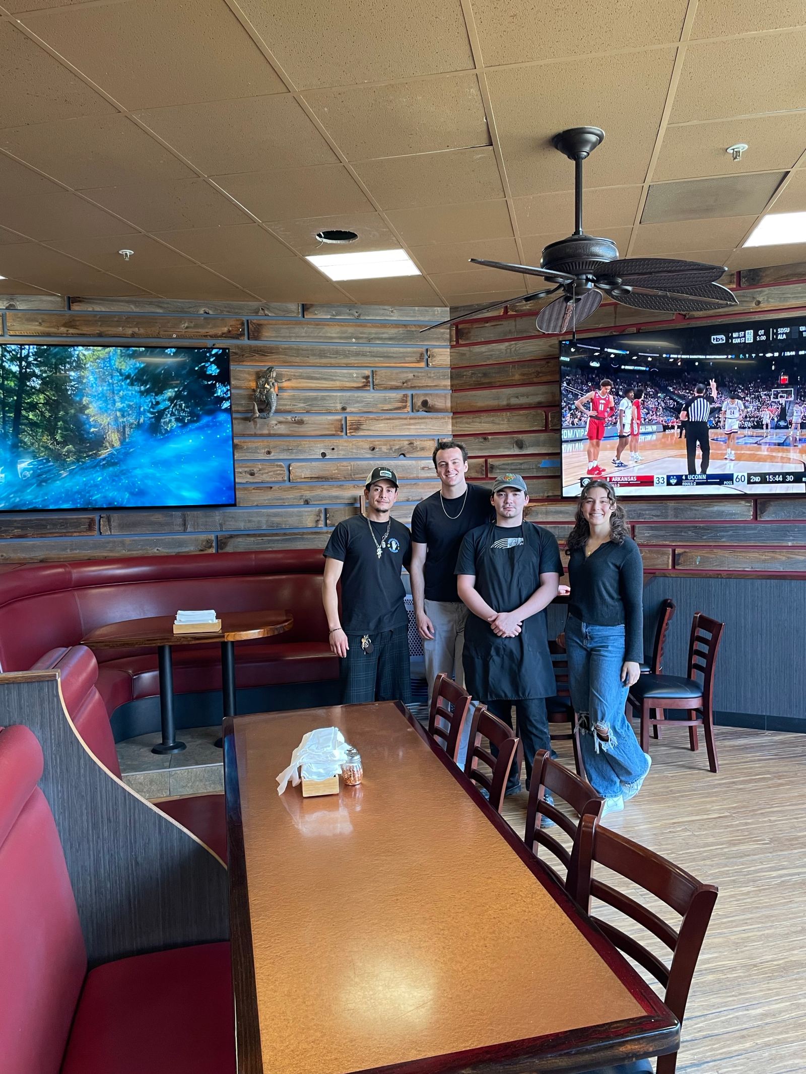IV Pizza Pub